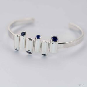 Armband met 6 buisjes en edelstenen